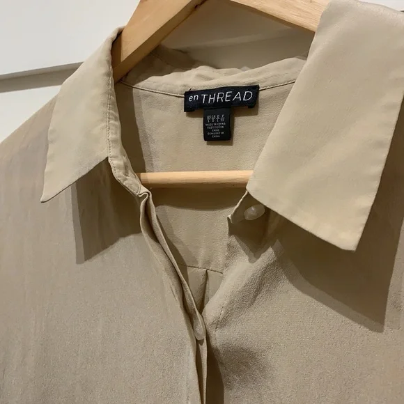 EnThread tan blouse - Picture 2 of 6